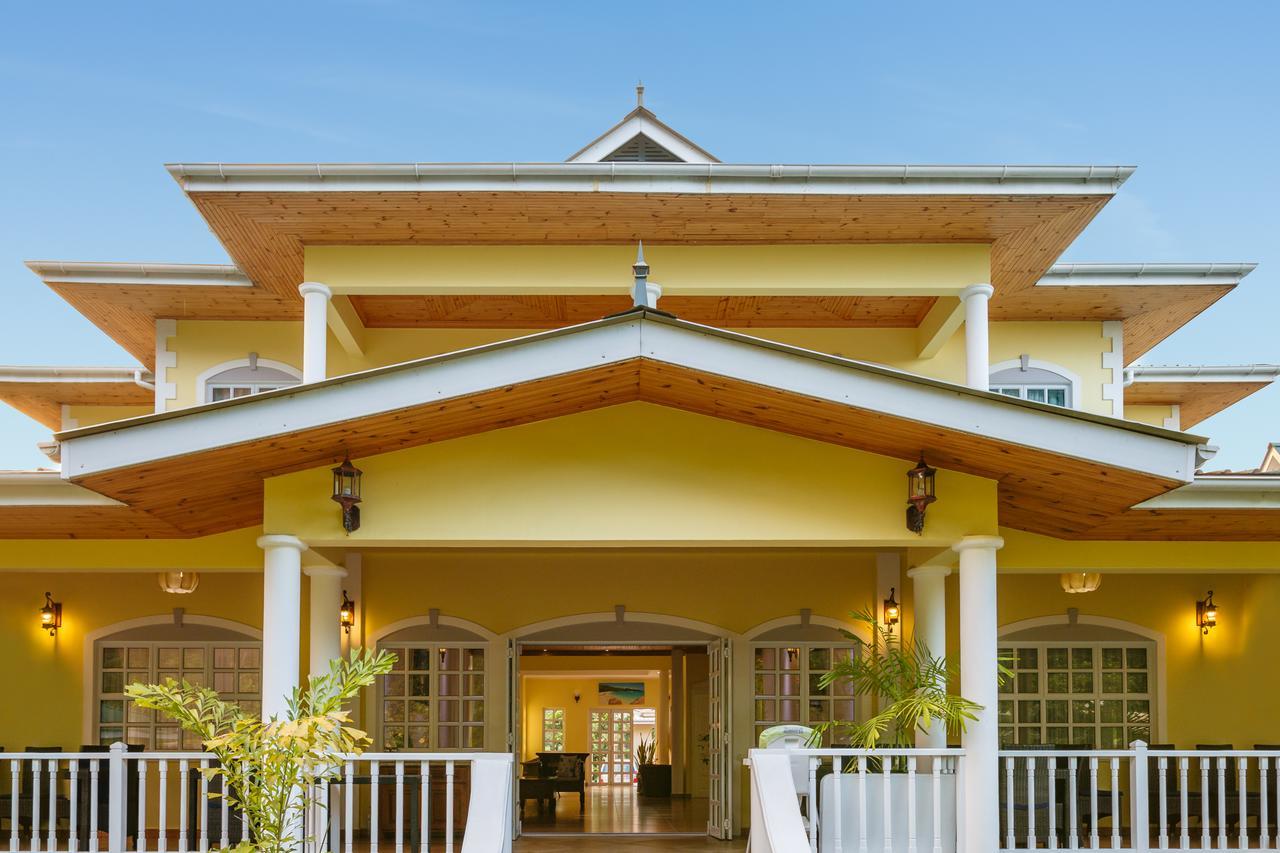 Captain'S Villa Takamaka Exterior photo
