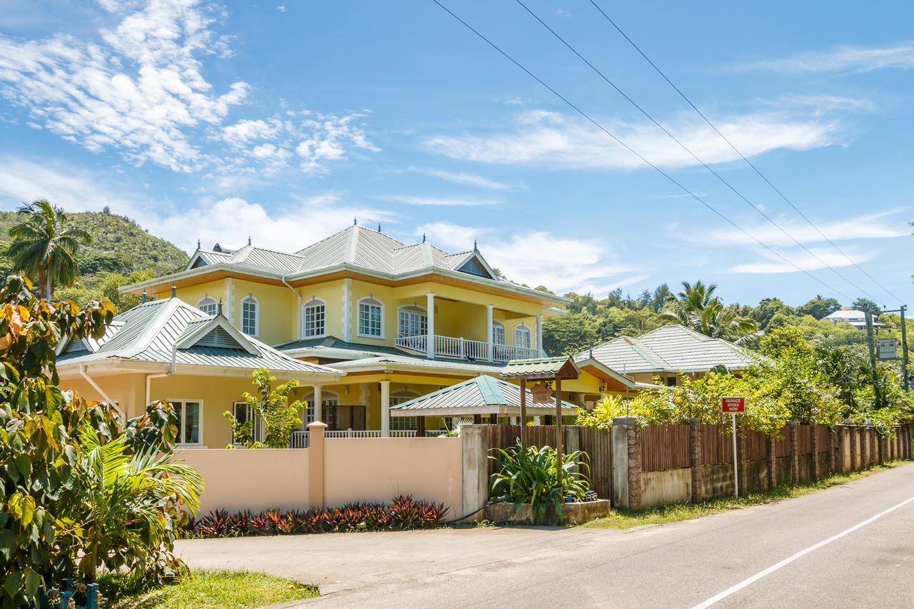 Captain'S Villa Takamaka Exterior photo