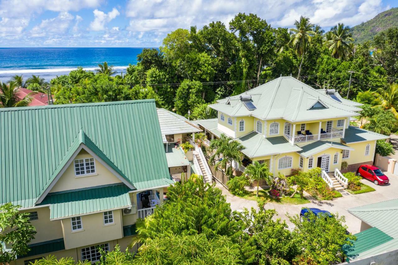 Captain'S Villa Takamaka Exterior photo